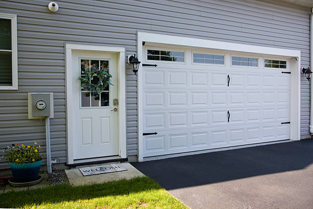 24/7 Emergency Garage Door Panel Replacement experts in Du Quoin, IL
